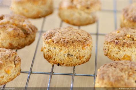 How many sugar are in cheddar lemon pepper biscuits - calories, carbs, nutrition