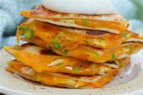 How many sugar are in cheese and cilantro quesadilla - calories, carbs, nutrition