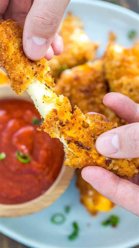 How many sugar are in cheese mozzarella sticks fried 4 oz - calories, carbs, nutrition