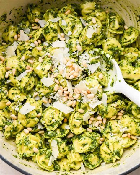 How many sugar are in cheese tortellini with pesto sauce - calories, carbs, nutrition