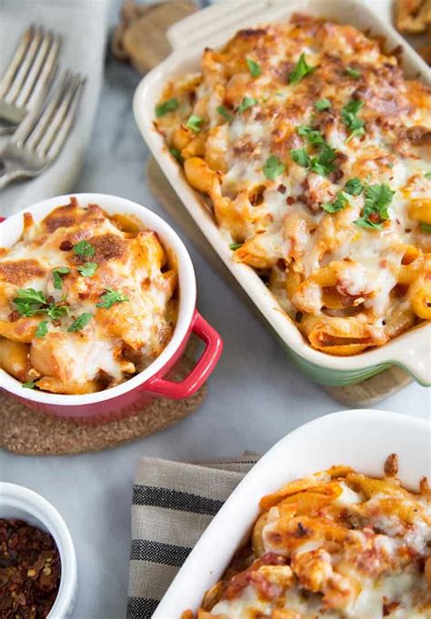 How many sugar are in cheesy baked pasta - calories, carbs, nutrition