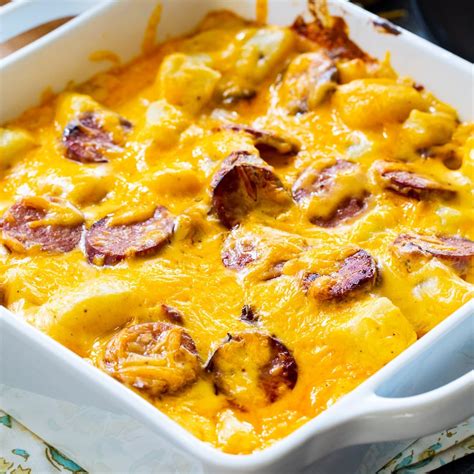 How many sugar are in cheesy potatoes & chicken - calories, carbs, nutrition