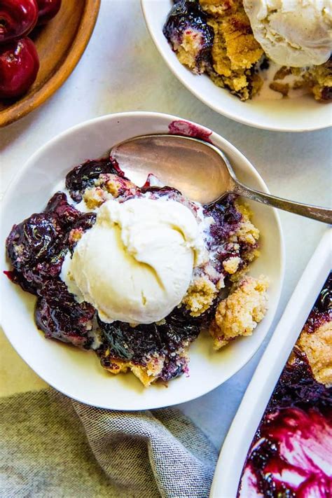 How many sugar are in cherry cobbler, vegan - calories, carbs, nutrition