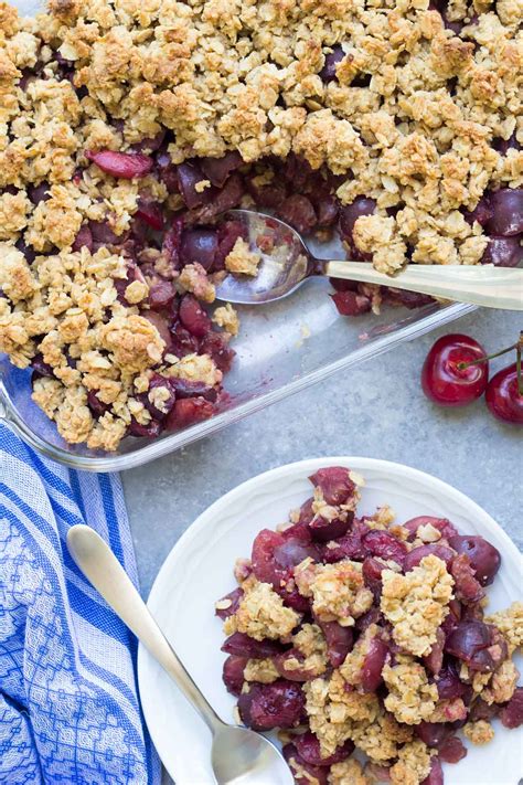 How many sugar are in cherry crumble - calories, carbs, nutrition