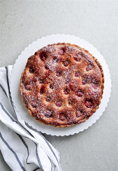 How many sugar are in cherry frangipane croustade - calories, carbs, nutrition