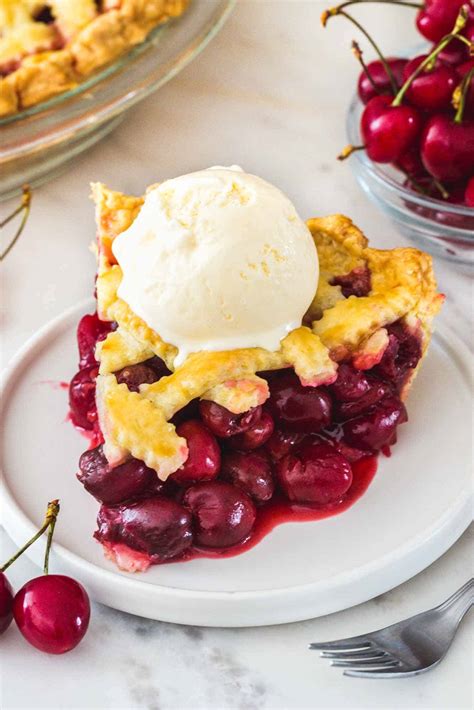 How many sugar are in cherry pie - calories, carbs, nutrition