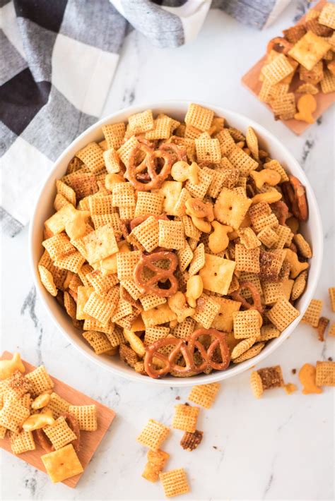 How many sugar are in chex mix, cheddar - calories, carbs, nutrition