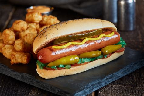 How many sugar are in chicago style dog - calories, carbs, nutrition