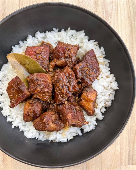 How many sugar are in chicken adobo rice bowl - calories, carbs, nutrition