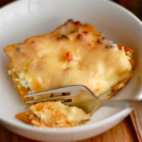 How many sugar are in chicken and butternut squash lasagna with balsamic tomato and artichoke salad - calories, carbs, nutrition