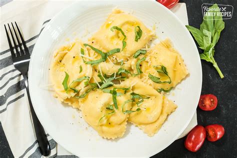 How many sugar are in chicken and four cheese ravioli - calories, carbs, nutrition