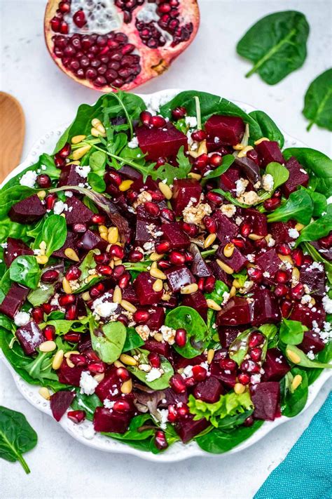 How many sugar are in chicken and roasted beet salad - calories, carbs, nutrition