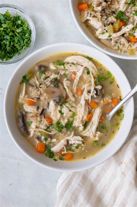 How many sugar are in chicken and wild rice hand pie - calories, carbs, nutrition