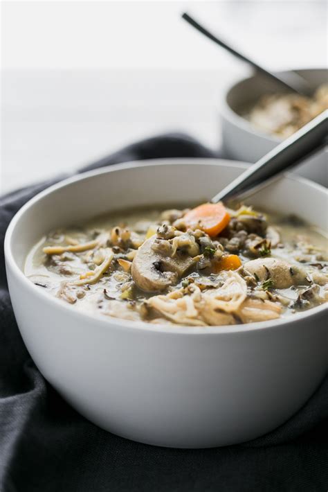 How many sugar are in chicken and wild rice soup - calories, carbs, nutrition