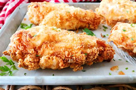 How many sugar are in chicken breast 4 oz buttermilk fried - calories, carbs, nutrition