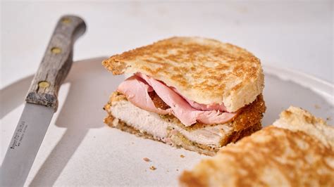 How many sugar are in chicken cordon bleu panini (mini) - calories, carbs, nutrition