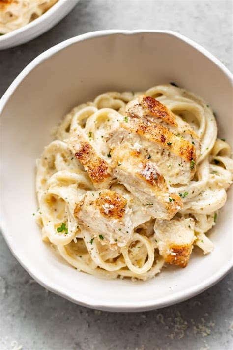 How many sugar are in chicken fettucine - calories, carbs, nutrition