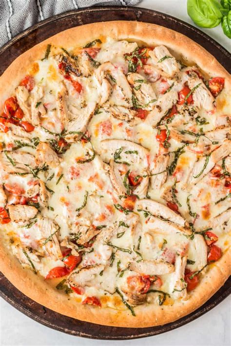 How many sugar are in chicken margherita pizza - calories, carbs, nutrition