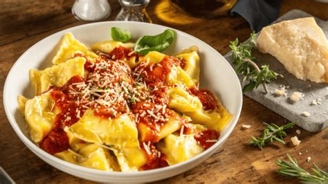 How many sugar are in chicken mozzarella ravioli - calories, carbs, nutrition
