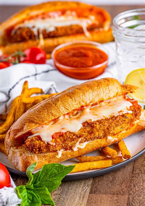 How many sugar are in chicken parmesan sandwich - calories, carbs, nutrition