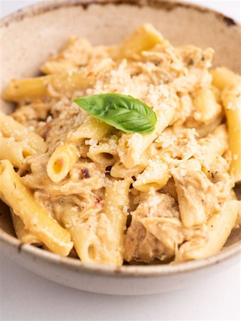 How many sugar are in chicken pasta parmesan - calories, carbs, nutrition