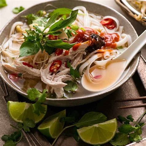 How many sugar are in chicken pho - calories, carbs, nutrition