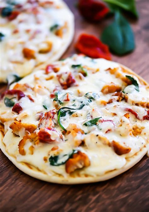 How many sugar are in chicken pita pizza - calories, carbs, nutrition