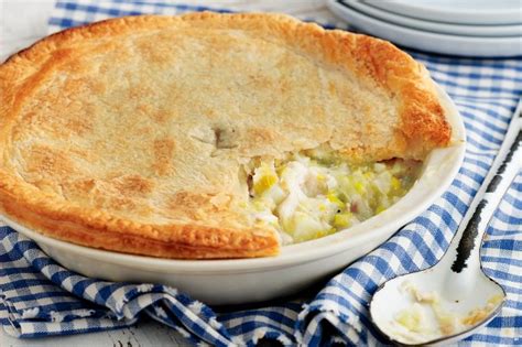 How many sugar are in chicken pot pie, chicken, potatoes, leeks - calories, carbs, nutrition