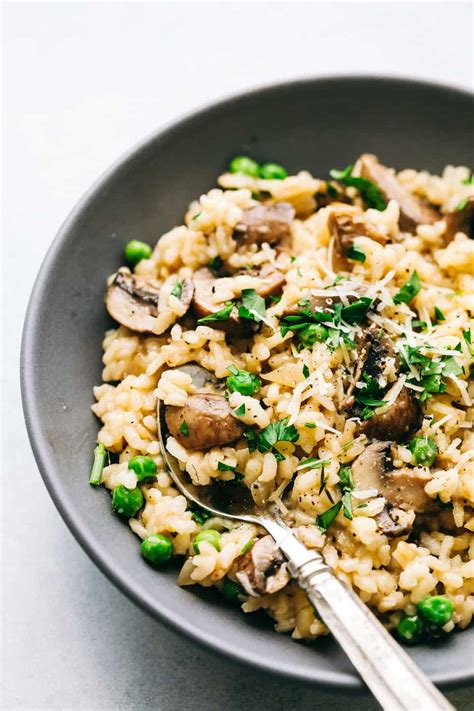 How many sugar are in chicken provencal with mushroom risotto, green peas (600hs) - calories, carbs, nutrition