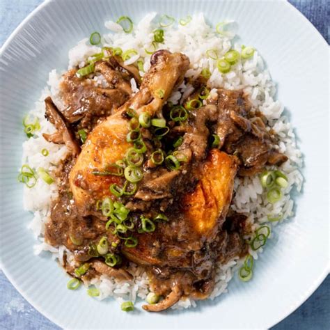 How many sugar are in chicken quarter braised mushroom & pearl onion - calories, carbs, nutrition