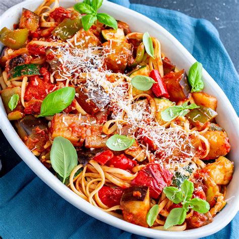 How many sugar are in chicken ratatouille pasta - calories, carbs, nutrition