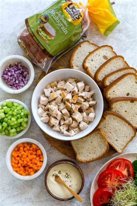 How many sugar are in chicken salad on multi grain bun - calories, carbs, nutrition