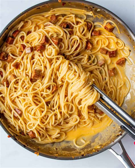 How many sugar are in chicken tagliatelle carbonara - calories, carbs, nutrition