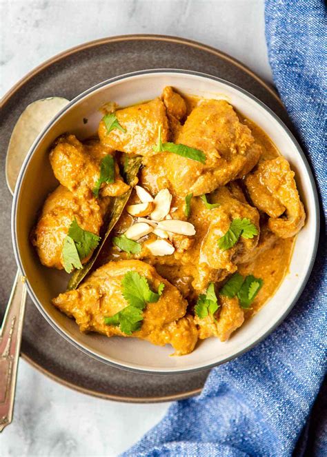 How many sugar are in chicken thigh korma monsoon 1 cup - calories, carbs, nutrition