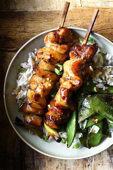 How many sugar are in chicken thigh tikka skewer rice & chutney monsoon - calories, carbs, nutrition