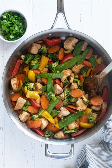 How many sugar are in chicken veggie stir-fry - calories, carbs, nutrition