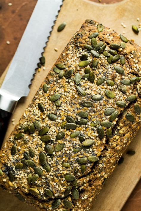 How many sugar are in chicken with light garlic mayo, rocket and pistachios on multiseed bread - calories, carbs, nutrition