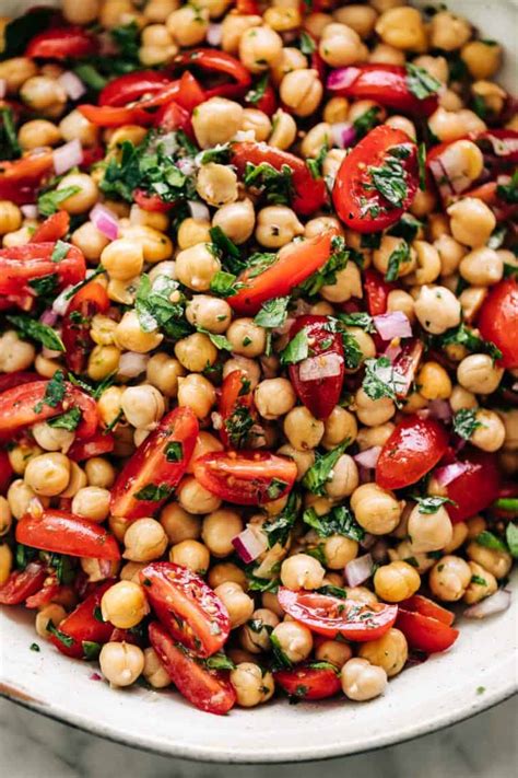 How many sugar are in chickpea and tomato salad - calories, carbs, nutrition