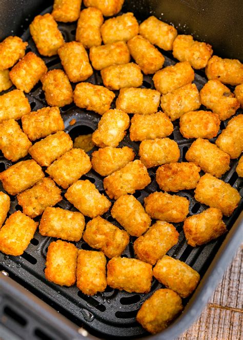 How many sugar are in chili cheese tots - calories, carbs, nutrition