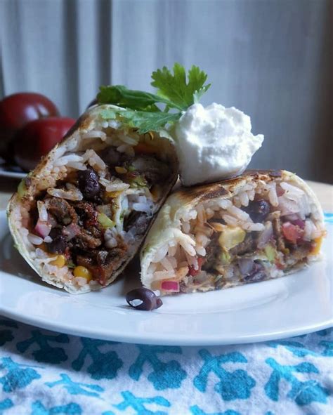 How many sugar are in chipotle beef burrito - calories, carbs, nutrition