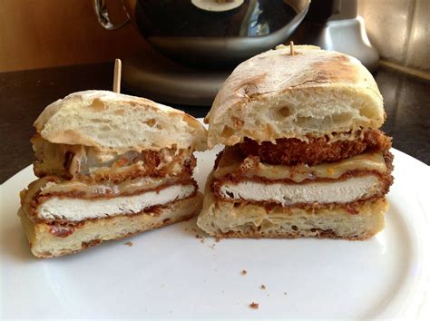 How many sugar are in chipotle chicken ciabatta - calories, carbs, nutrition