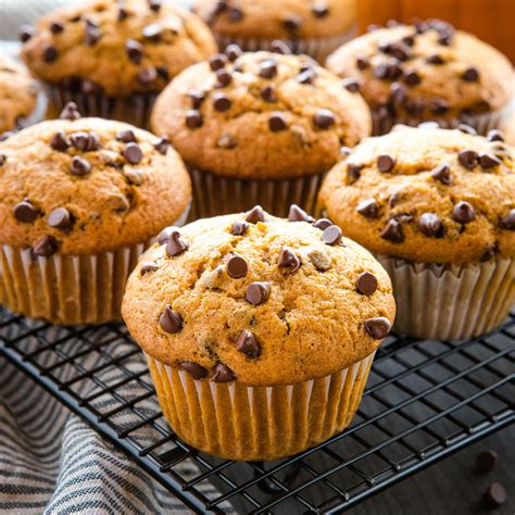 How many sugar are in chocolate chip muffins - calories, carbs, nutrition