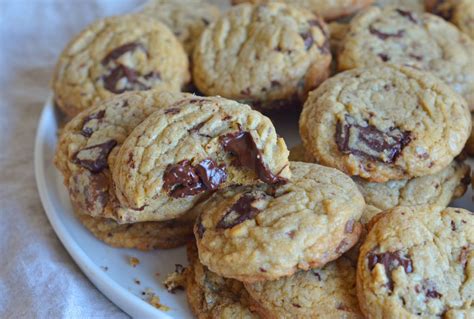 How many sugar are in chocolate chunk cookie - calories, carbs, nutrition