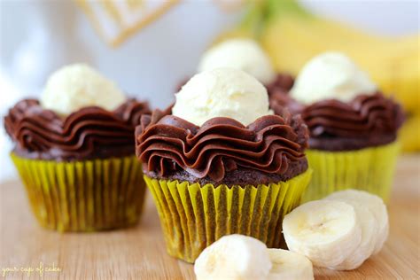 How many sugar are in chocolate cream pie cupcakes - calories, carbs, nutrition