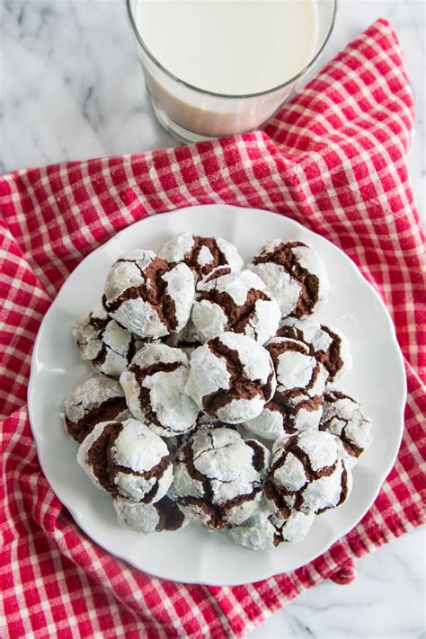 How many sugar are in chocolate crinkle cookie - calories, carbs, nutrition