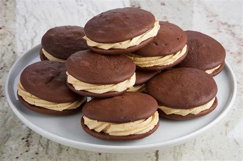 How many sugar are in chocolate peanut butter whoopie pie - calories, carbs, nutrition