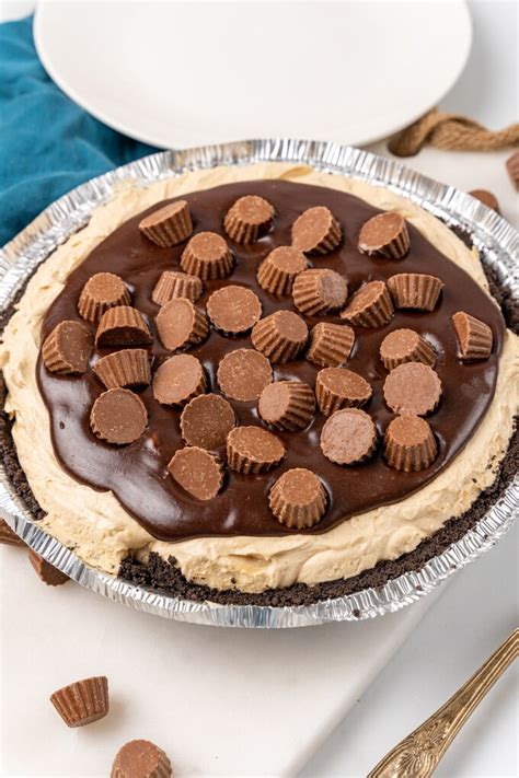 How many sugar are in chocolate pie with peanut butter - calories, carbs, nutrition