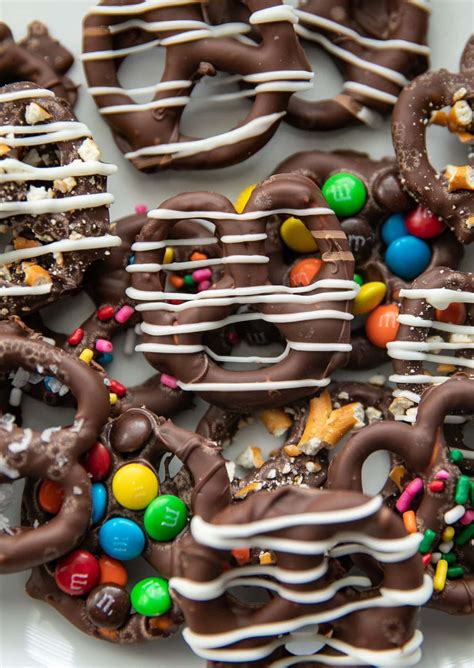 How many sugar are in chocolate pretzel - calories, carbs, nutrition