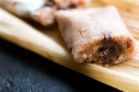 How many sugar are in chocolate tamales - calories, carbs, nutrition