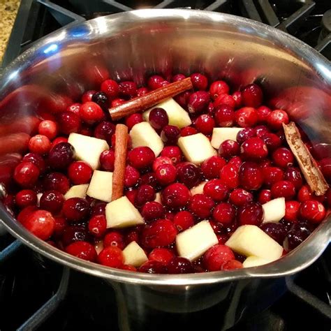 How many sugar are in cinnamon, apples cranberry topping - calories, carbs, nutrition